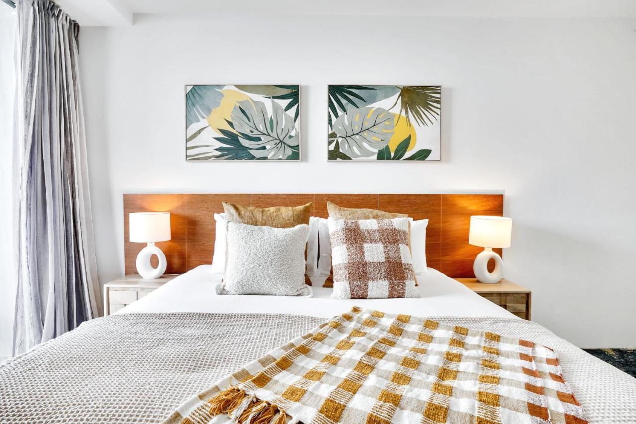 901 Harbour Lights With Ocean Views Cairns